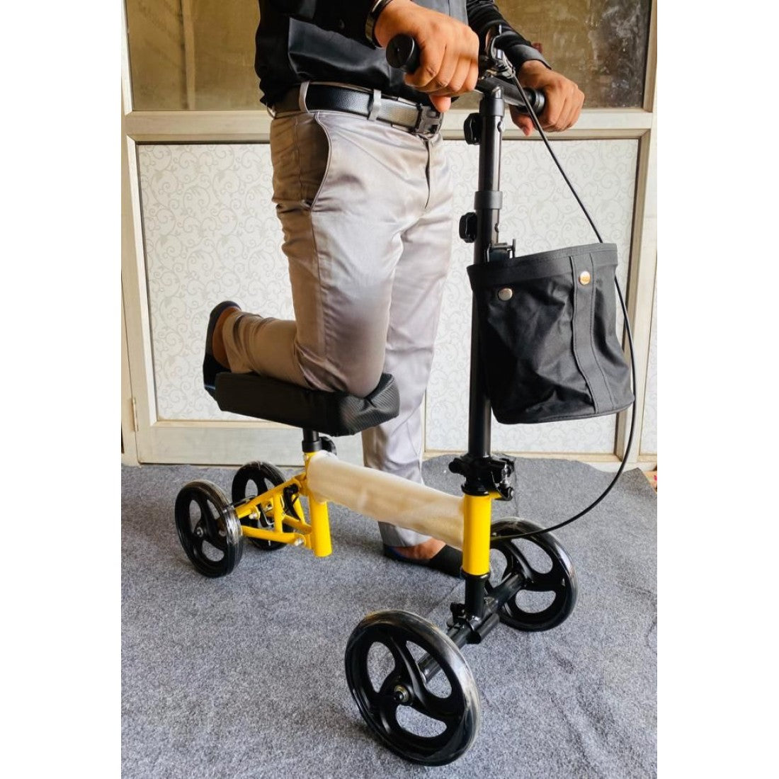 MobilityKart Knee Walker For User Weak In Leg CureClouds